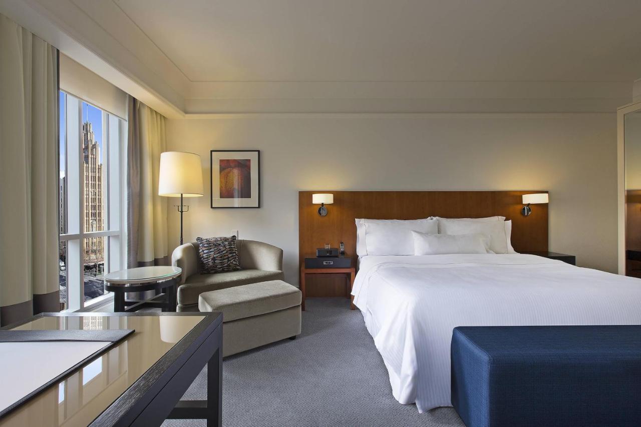 The Westin Melbourne Hotel Ngoại thất bức ảnh A guest room at the Westin Palace Madrid
