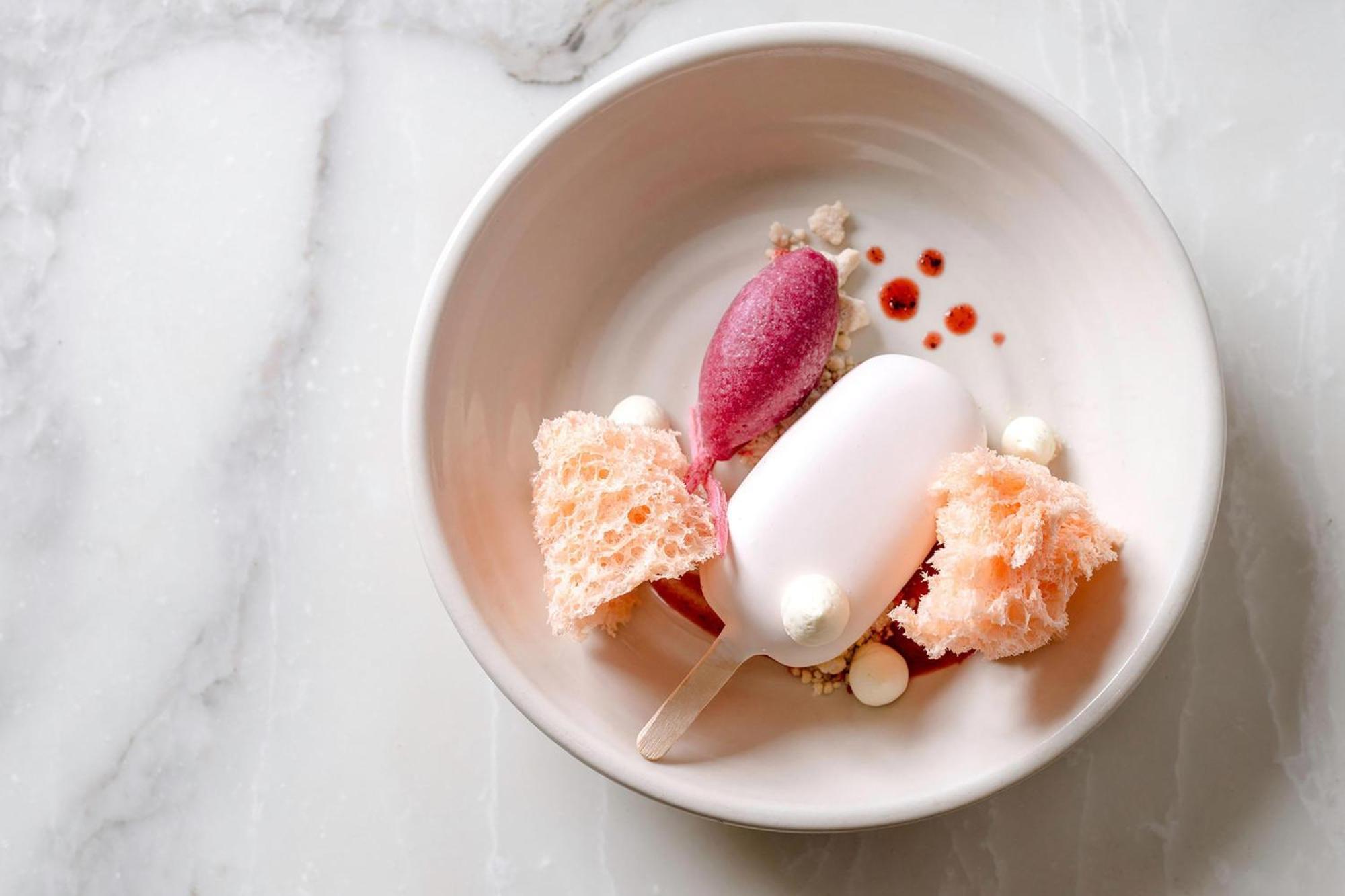 The Westin Melbourne Hotel Ngoại thất bức ảnh A dessert at the restaurant