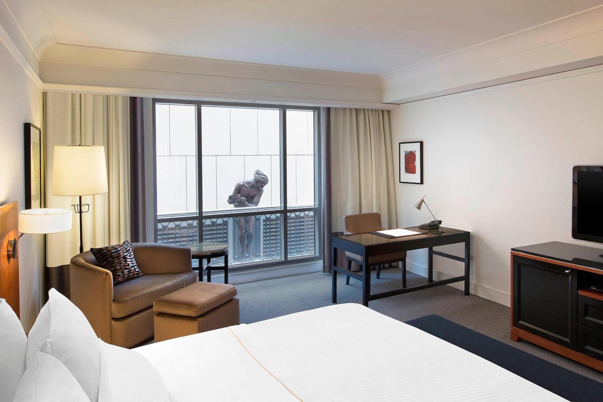 The Westin Melbourne Hotel Ngoại thất bức ảnh A room at the hotel
